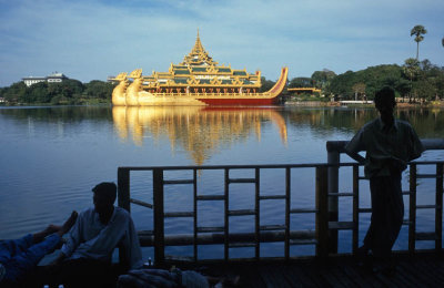 Yangon, Kandawgyi Lake