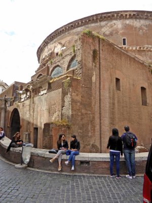 Back side of the Pantheon (built 118 to 128 AD)