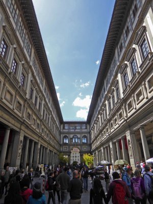 Piazzale Degli Uffizi is a narrow courtyard bisecting the Uffizi Gallery