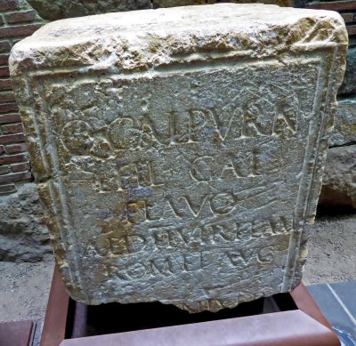 Honorary pedestral from the 1st Century Forum of Barcelona in honor of Quinto Calpurnio Flavio