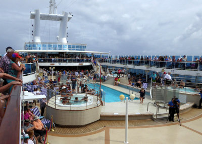 Island Princess Lido Pool