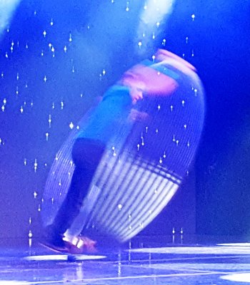Daniel Craig spinning in the Princess Theater