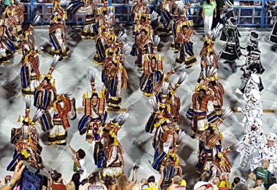 Each Samba School Costume, known as Fantasias, represent an element of the Plot (theme)