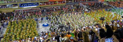 Some Samba Schools have more than 3,000 members in the Parade