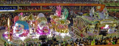 First Float for Mangueira Samba School