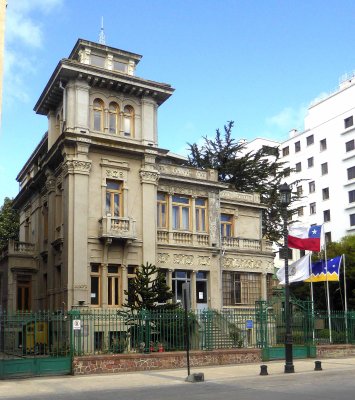 Punta Arenas City Hall was formerly the Montes Pello Palace (1923)