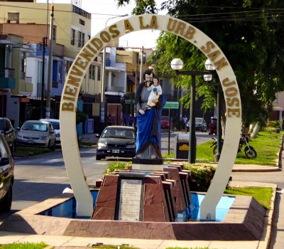 Entering the Lima suburb of San Jose