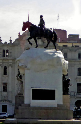 Statue of General Jose de San Martin in Plaza Mayor