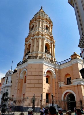 Santa Domingo Convent began in 1540 in Lima, Peru