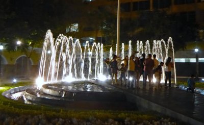 Peruvians enjoying a warm evening in Lima