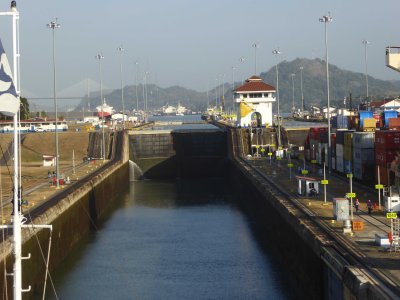 Island Princess moving into the First Lock at Miraflores