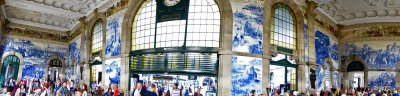 About 20,000 azulejo tiles decorate the San Bento Railway Station