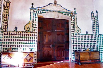 Door and walls of Swan Hall in the Palace of Sintra date to the 15th Century