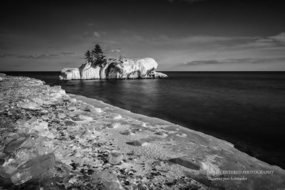 Hollow Rock in black & white