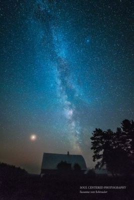 Milky Way, Mars and barn