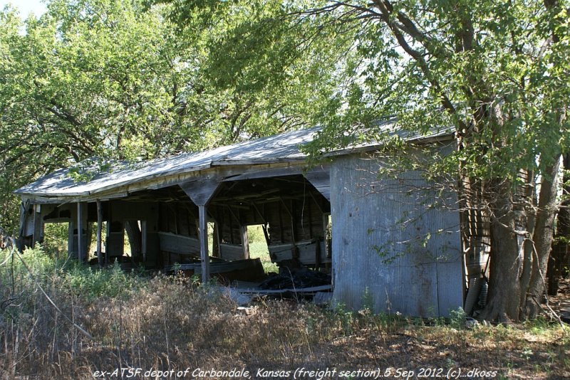 Ex-ATSF Carbondale KS depot 006.jpg