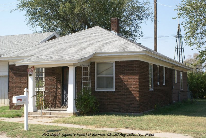 AVI depot at Burrton KS-004.jpg