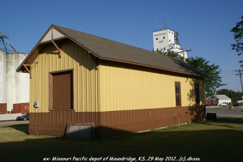 Ex- MP depot Moundridge KS 005.jpg