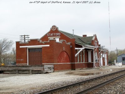 ex-ATSF depot of Stafford KS-001.jpg