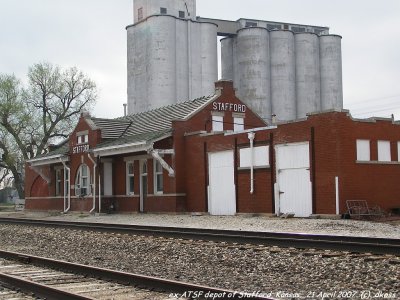 ex-ATSF depot of Stafford KS-003.jpg