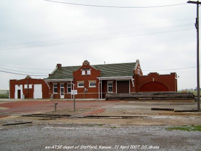 ex-ATSF depot of Stafford KS-006.jpg