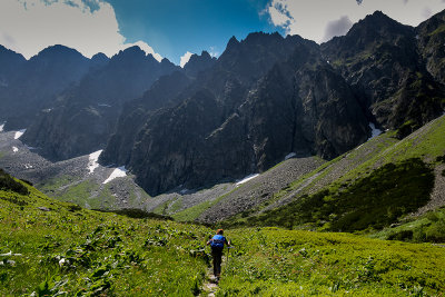 Upper Javorova Valley, behind Javorove stity from Velka Javorova veza 2291m to Predna Javorova veza 2216m on the right, Tatra NP