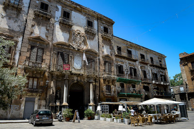 Piazza Bologni, Palermo