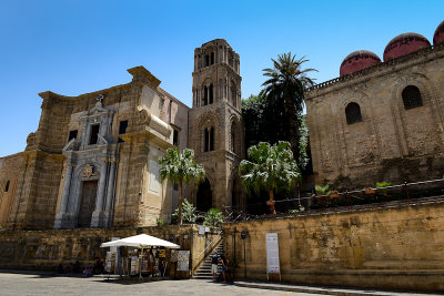 Piazza Bellini, Santa Maria dell'Ammiraglio church on the left and San Cataldo on the right, Palermo