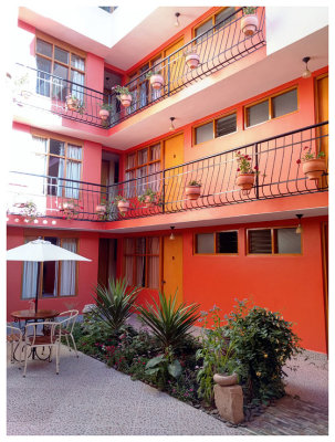 Courtyard at Olaza's Bed and Breakfast