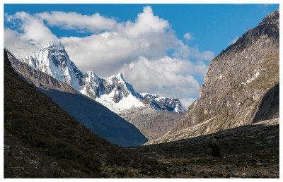 A glimpse of Tauilliraju from Llamacorral