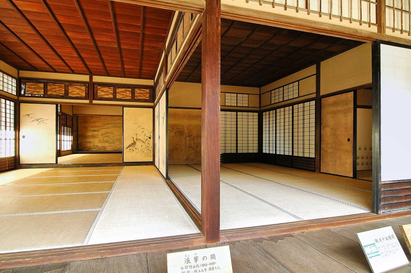 House in Sankei-en @f5 12mm D70