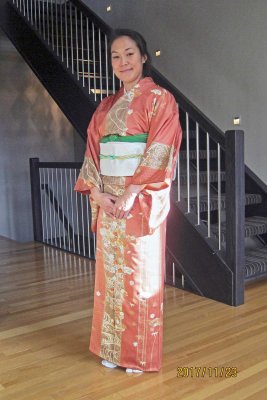 Wearing a kimono j