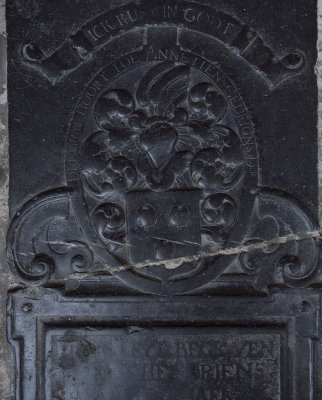 Maassluis, herv gem Groote Kerk Grafsteen [011] 2017 4574.jpg