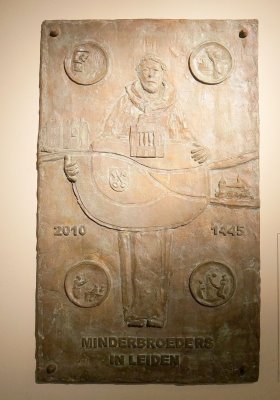 Leiden, Hartebrugkerk 16, plaquette a [018], 2017.JPG