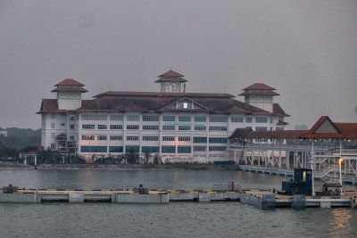 Cruise terminal building