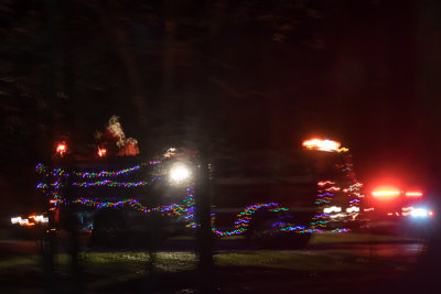 Laytonsville Fire Department Santa roars by