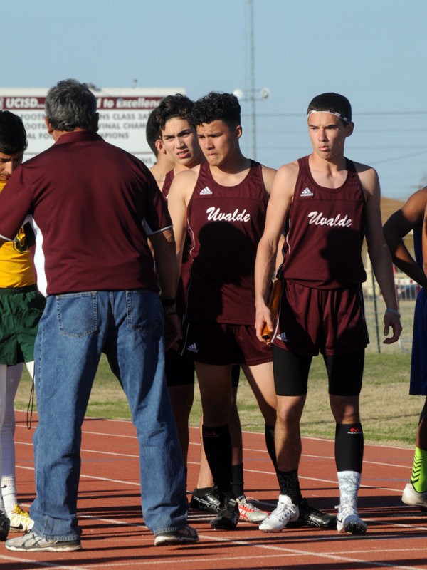 225sports 1212Uvalde Relays.jpg