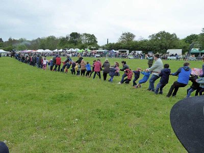 tug of war - engine vs the crowd