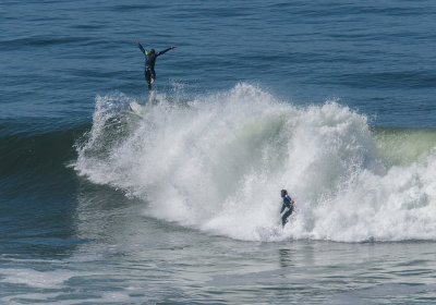 Score: Wave 2  Surfers 0