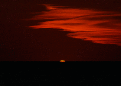 Green flash during sunset over Lake Michigan - 5 seconds