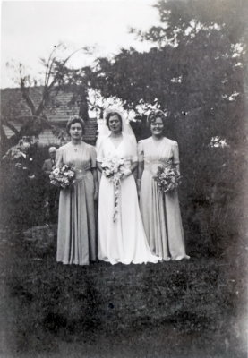 Irene Parr, Dot Parr and Ciss Parr 22-6-1944