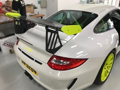 997.2 GT3 RS Uprights