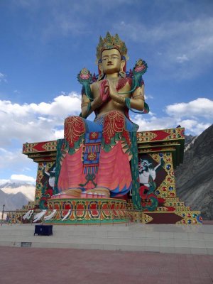 A giant Maitreya (future) Buddha nearby