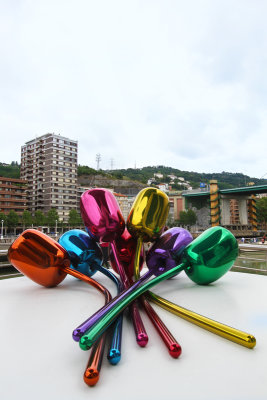 Koons Tulips