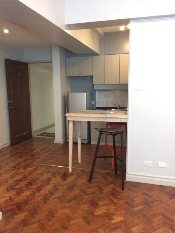 Studio Unit for SAle in Legaspi Village