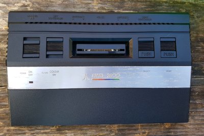 Atari 2600 Jnr (short rainbow)