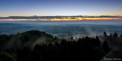 Sonnenaufgang auf dem Georg-Viktor-Turm auf dem Eisenberg, Blick auf Korbach