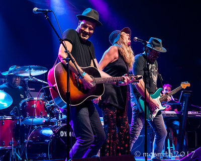 Maylee Thomas Band