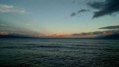 10 Moon in the west at sunrise 01.jpg