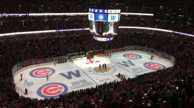 07 Blackhawks celebrate Cubs.jpg